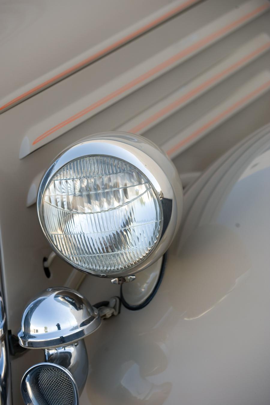  Ford V8 DeLuxe Convertible by Glaser 1935 года  (фото 3 из 10)